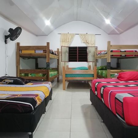 Hotel Low Cost La Dorada Zewnętrze zdjęcie